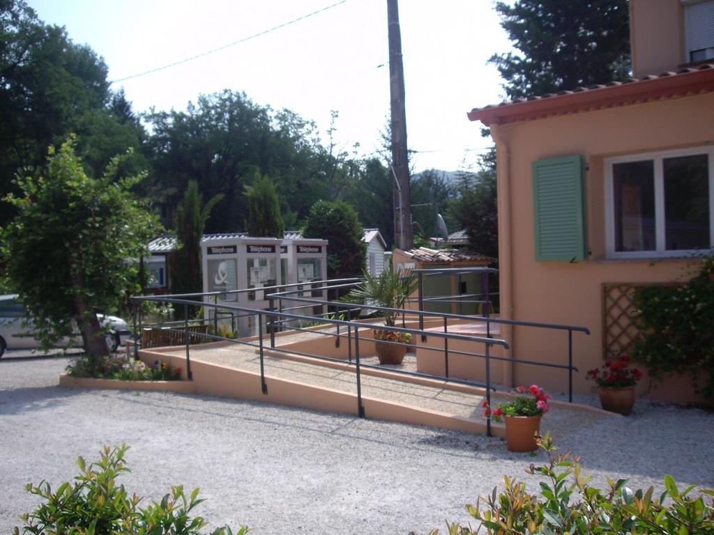 Les Rives Du Loup Hotel Tourrettes-sur-Loup Bilik gambar