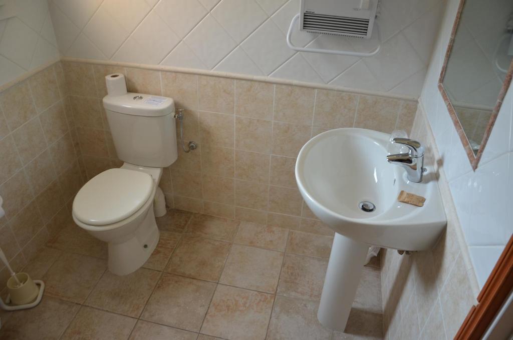 Les Rives Du Loup Hotel Tourrettes-sur-Loup Bilik gambar